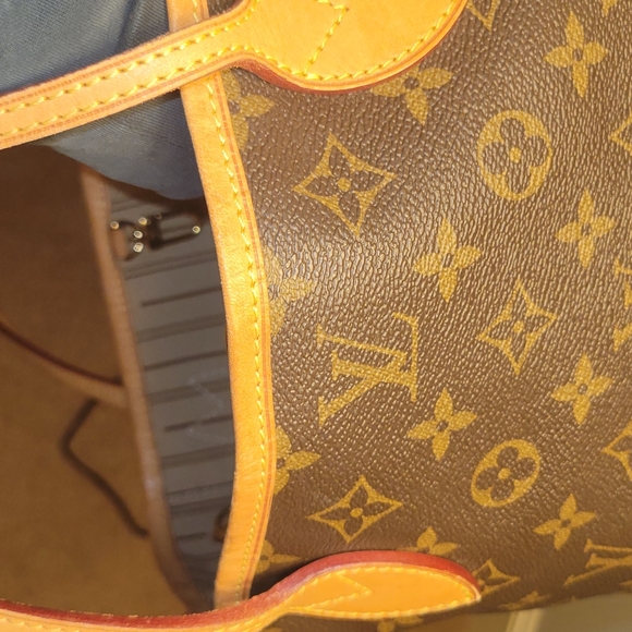 Louis Vuitton Neverfull PM - Picture 12 of 16